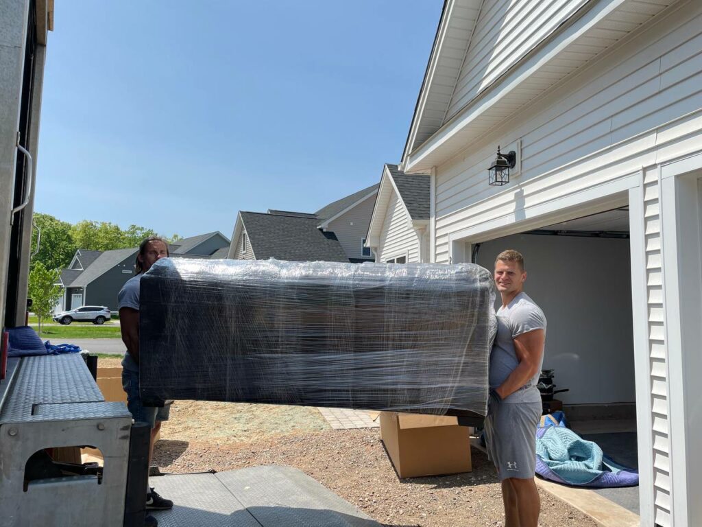 New Britain, CT Movers